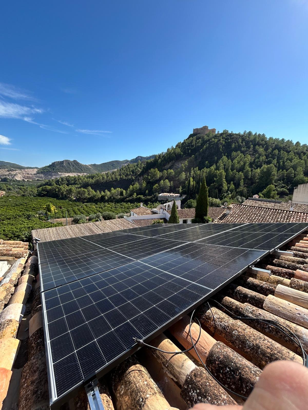 Paneles solares en cubierta